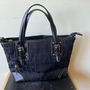 Women’s vintage fossil black leather and fabric small hand bag.